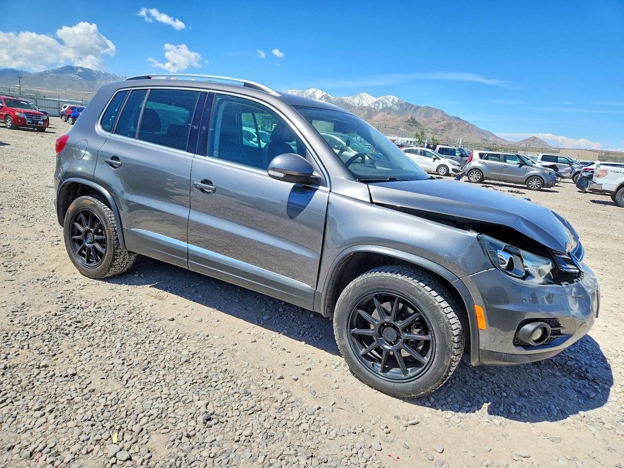 Volkswagen Tiguan S