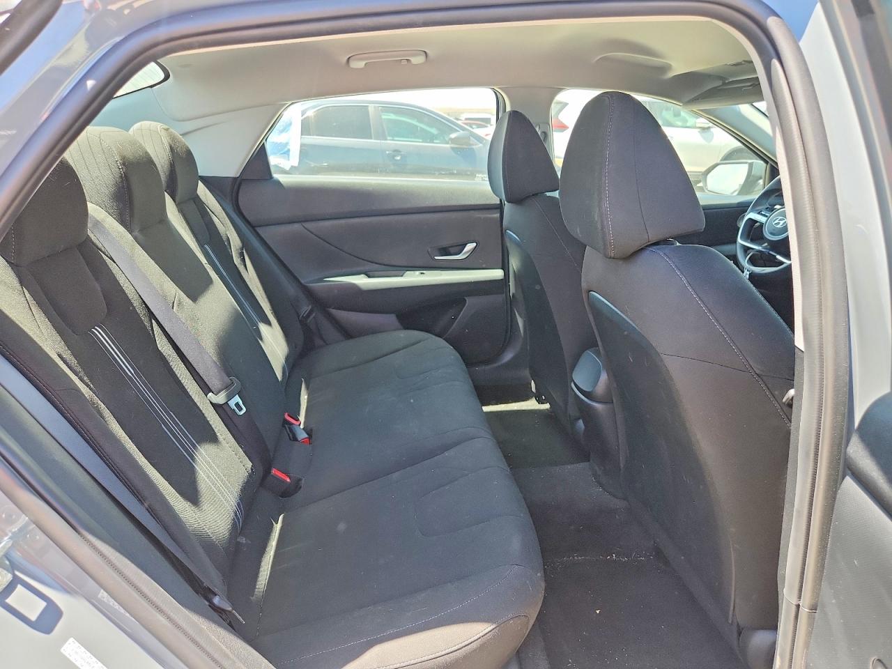 Hyundai ELANTRA Sel