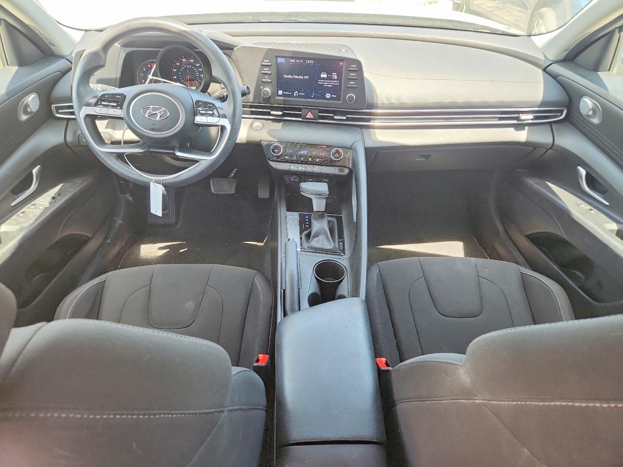 Hyundai ELANTRA Sel