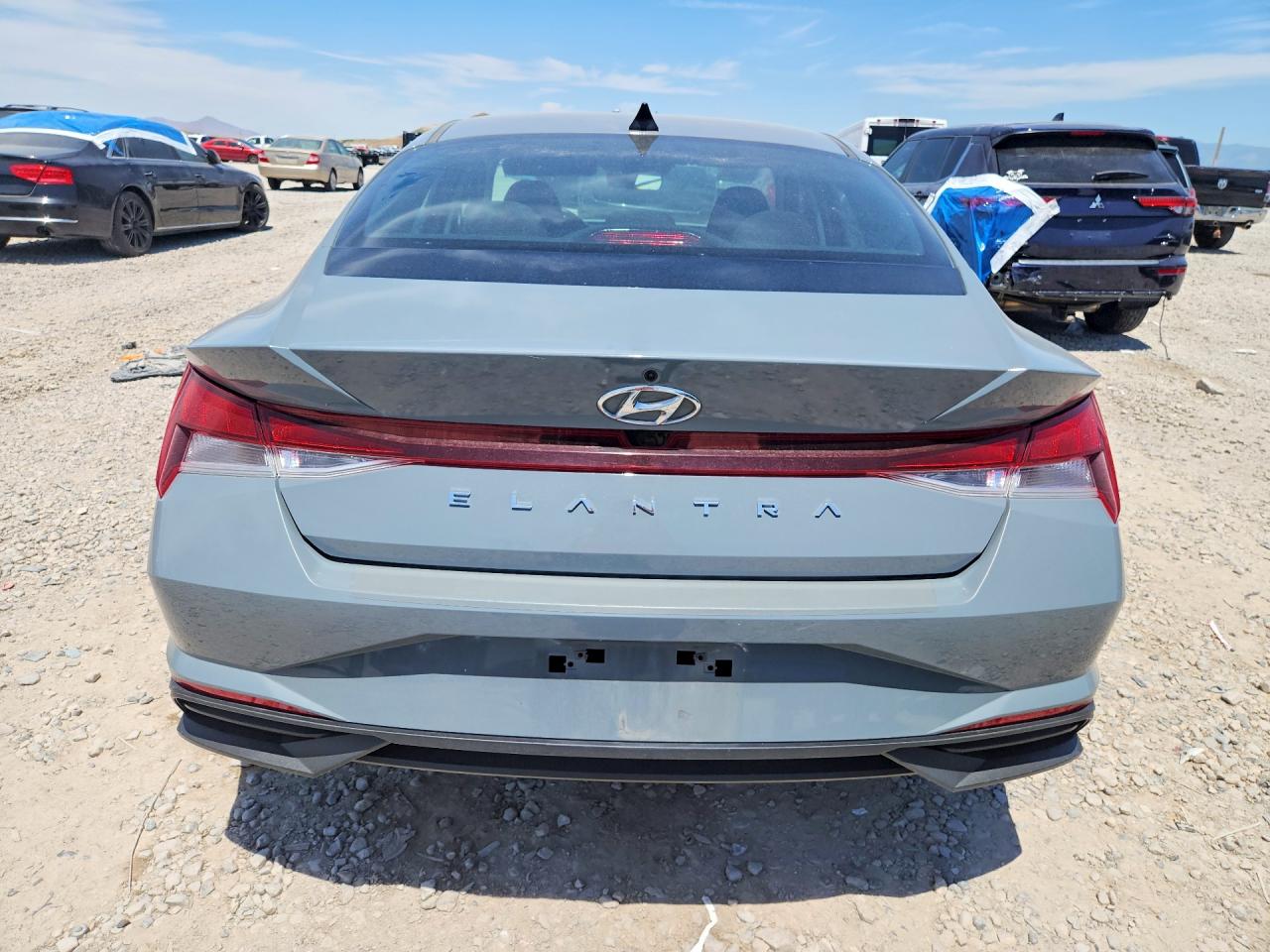 Hyundai ELANTRA Sel