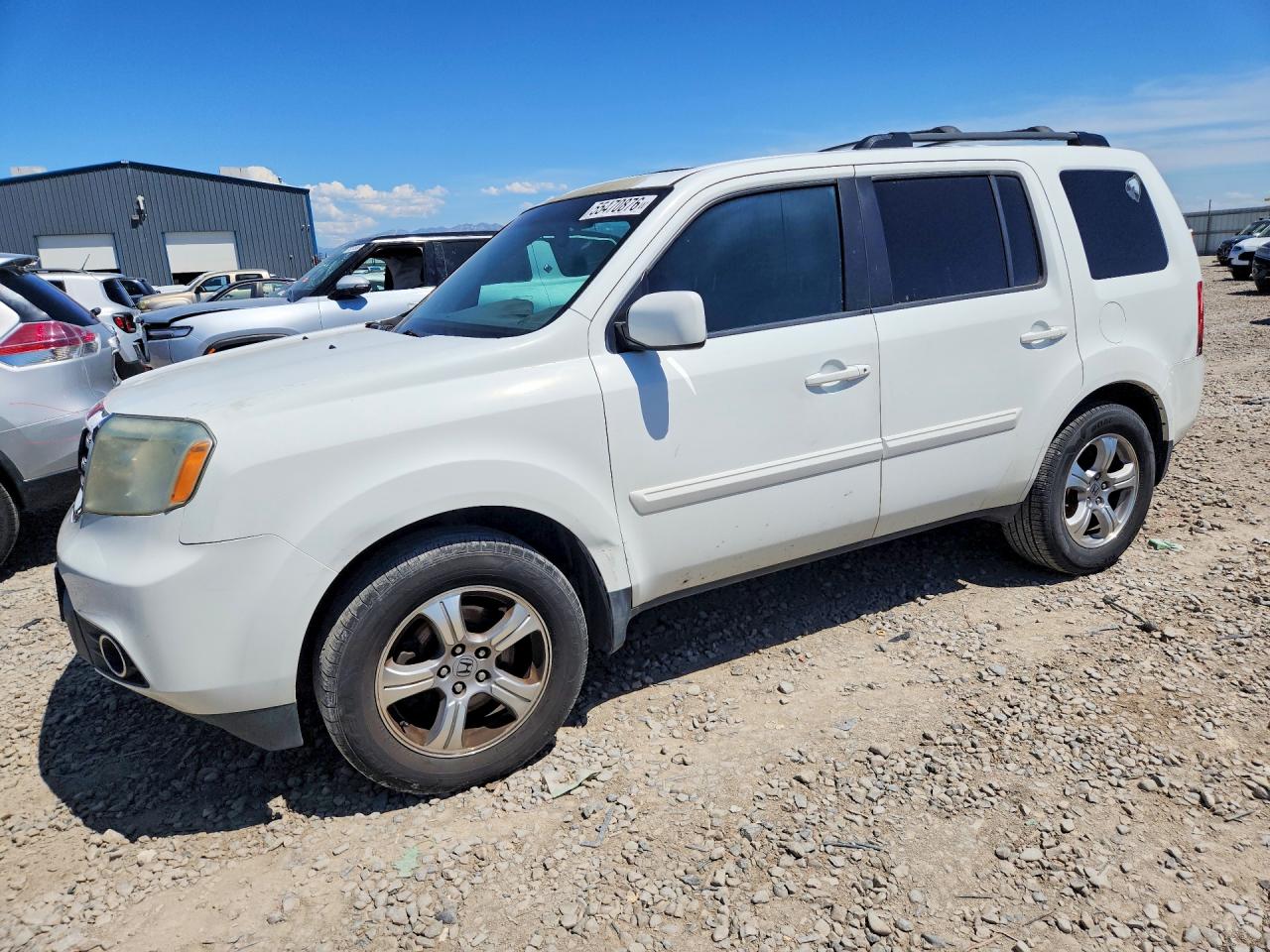 Salvage Honda Pilot Image