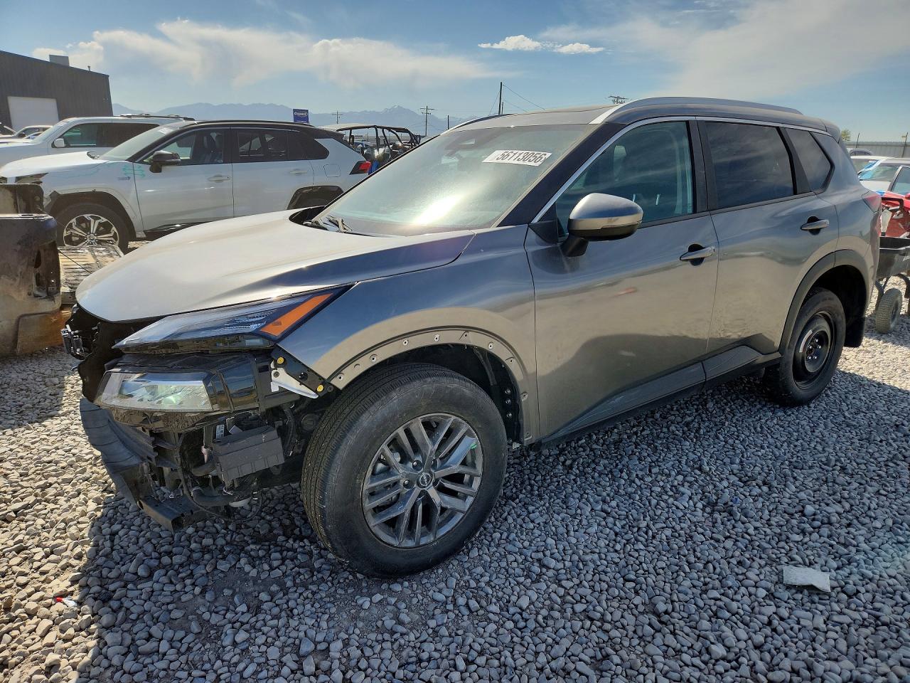 Salvage Nissan Rogue Image
