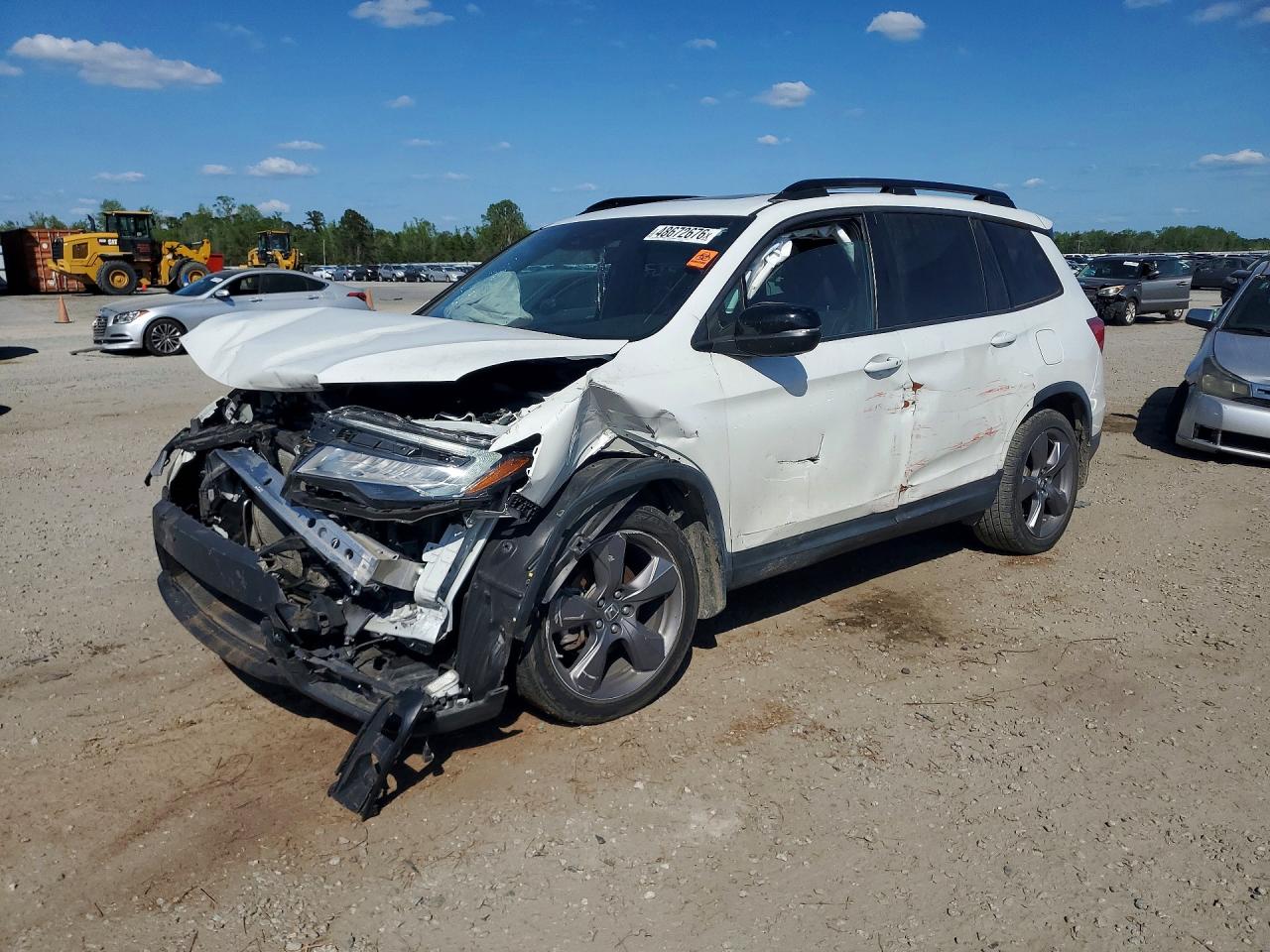 Salvage Honda Passport Image