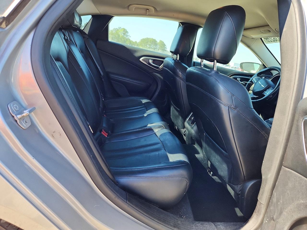 Chrysler 200 C