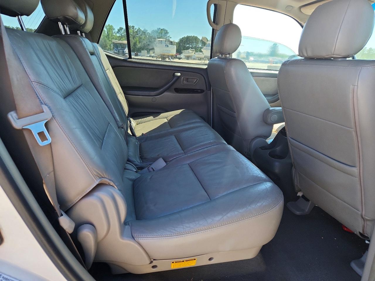 Toyota Sequoia Sr5