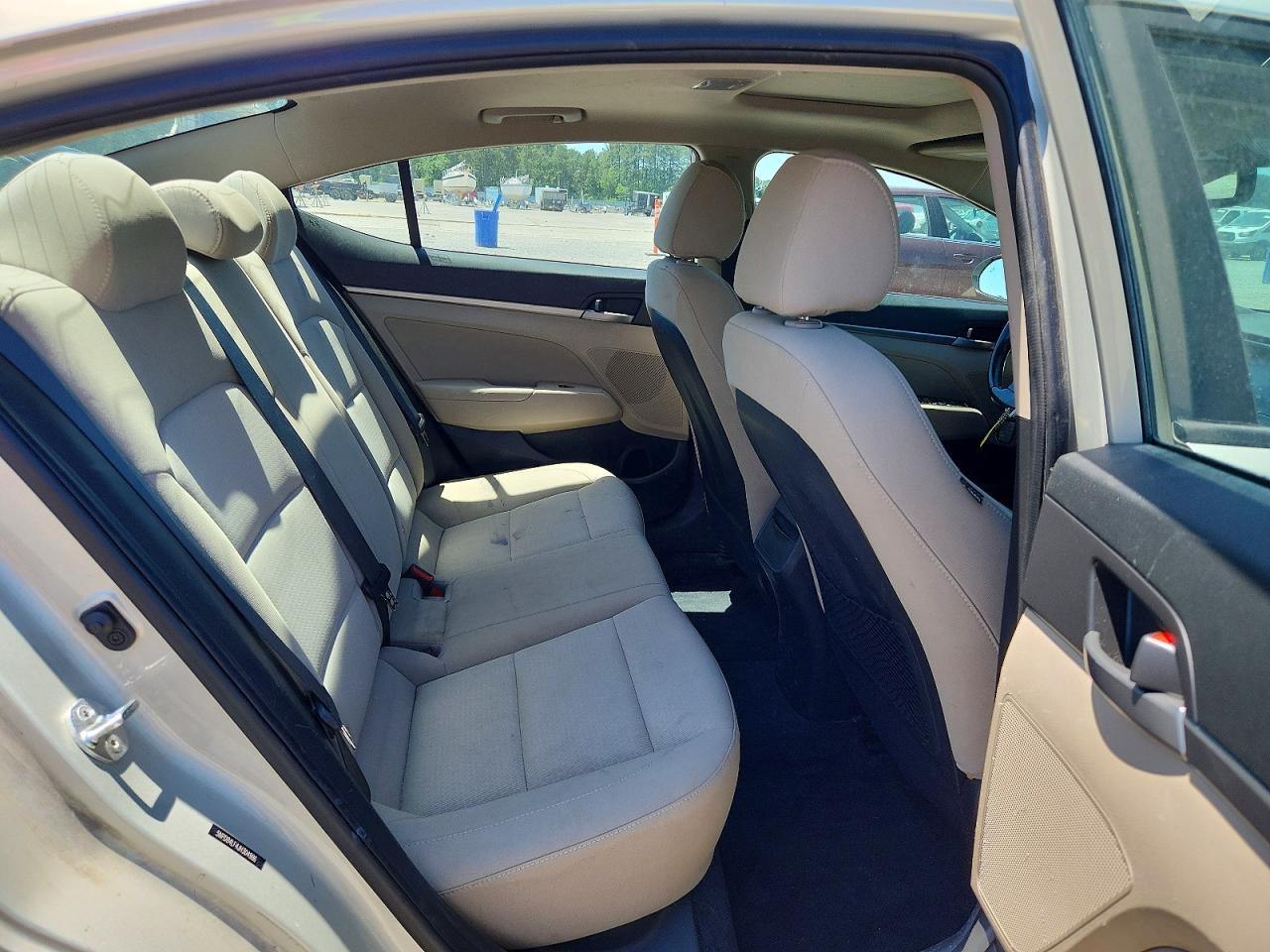 Hyundai ELANTRA Value Edition