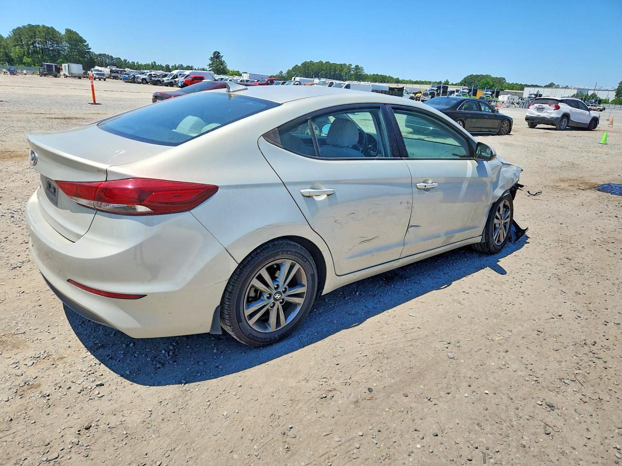 Hyundai ELANTRA Value Edition