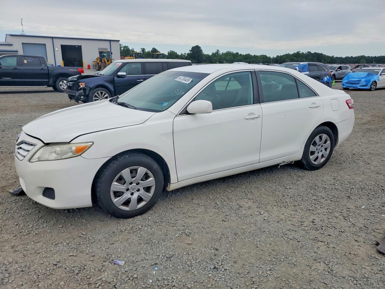 Salvage Toyota Camry Image
