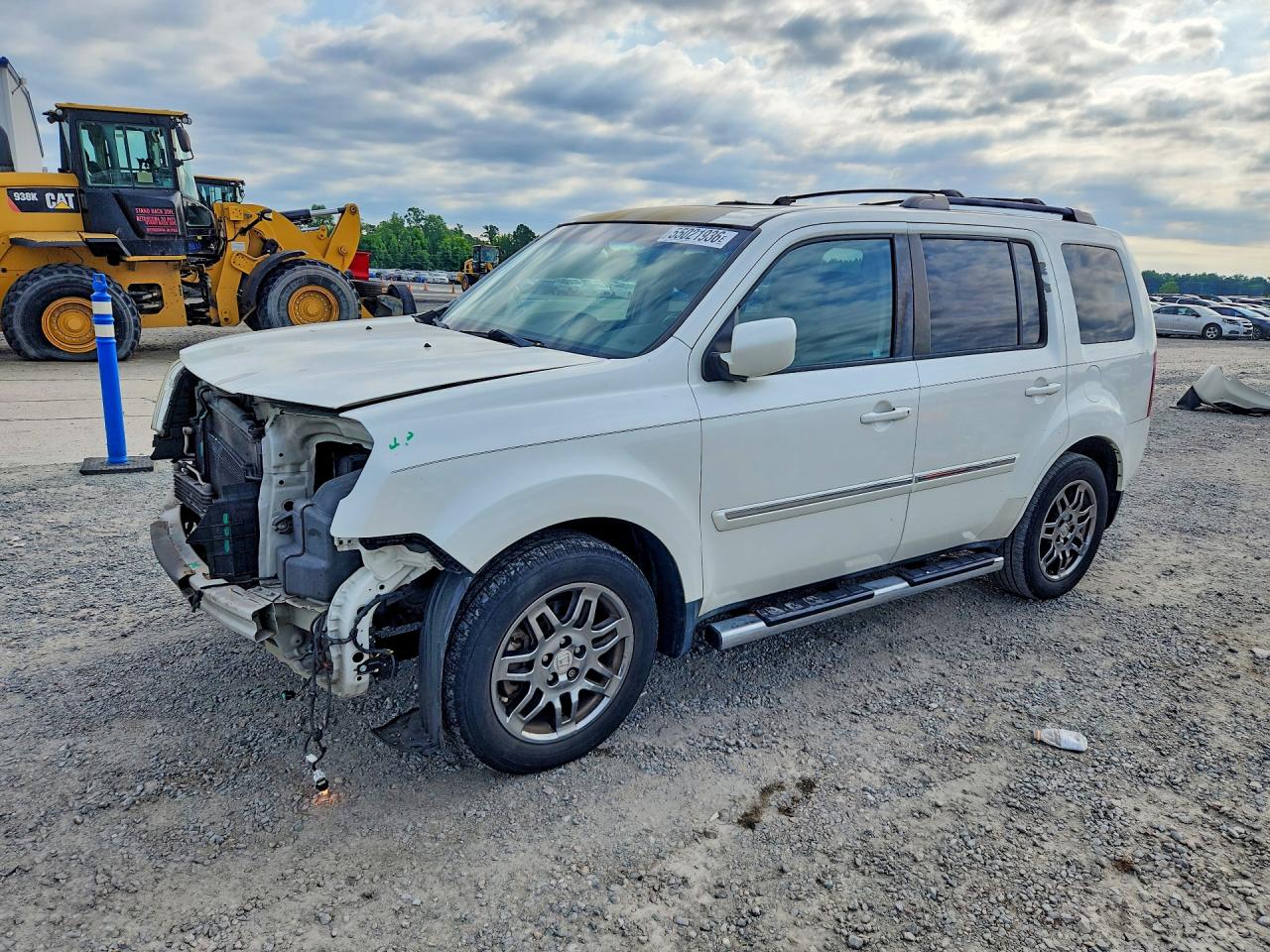 Salvage Honda Pilot Image