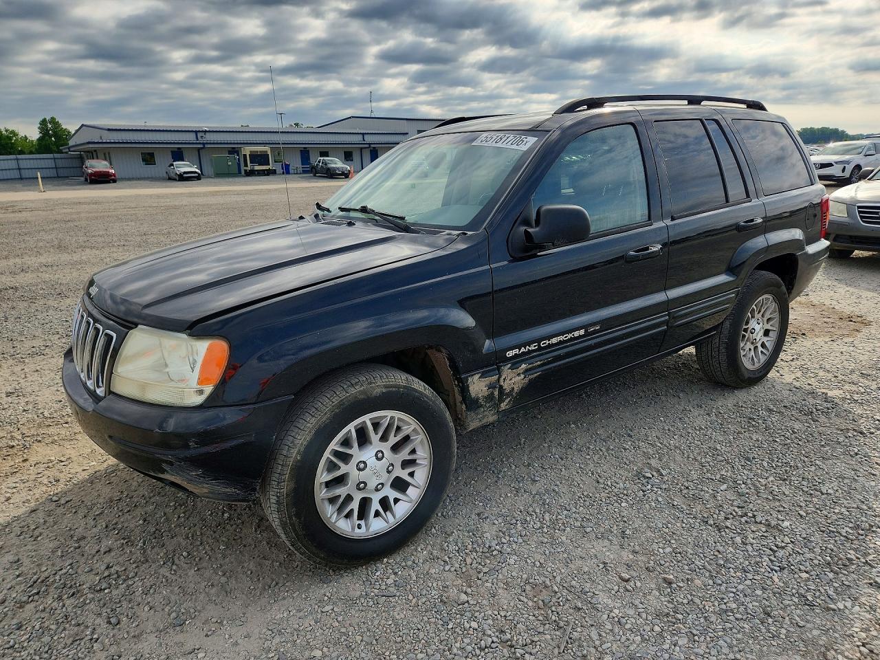 Salvage Jeep Cherokee Image