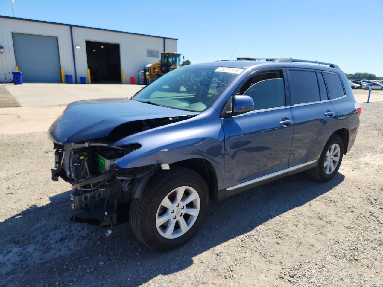 Salvage Toyota Highlander Image