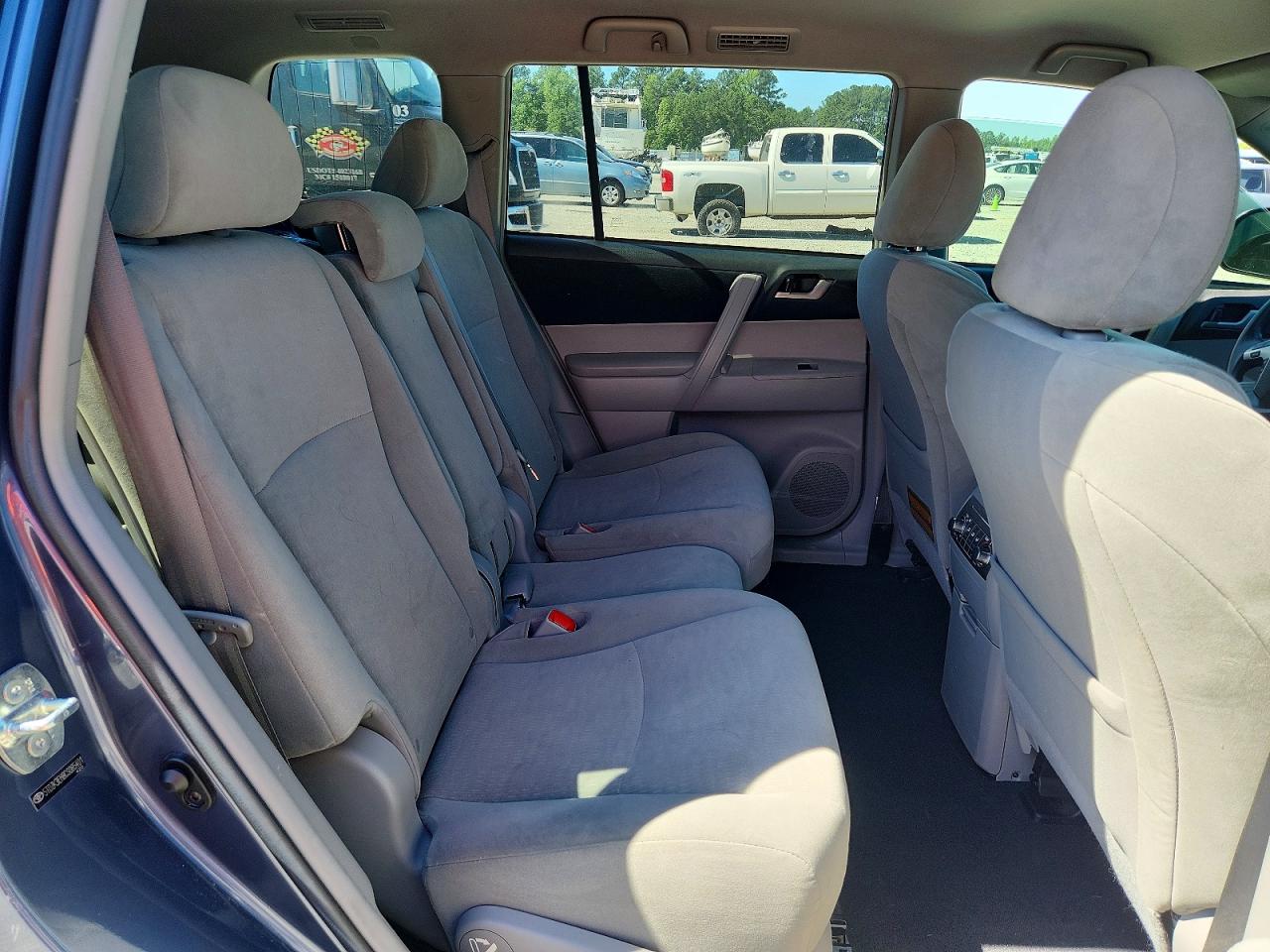 Toyota Highlander Base