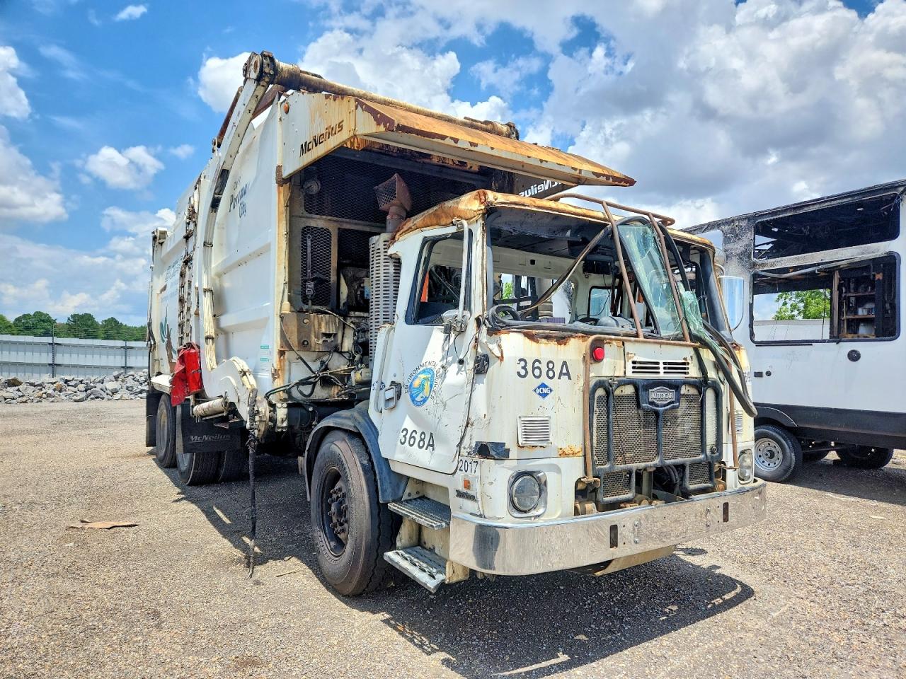 Salvage Autocar Xpeditor Image