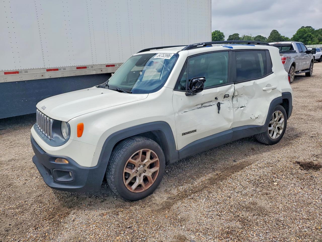 Salvage Jeep Renegade Image