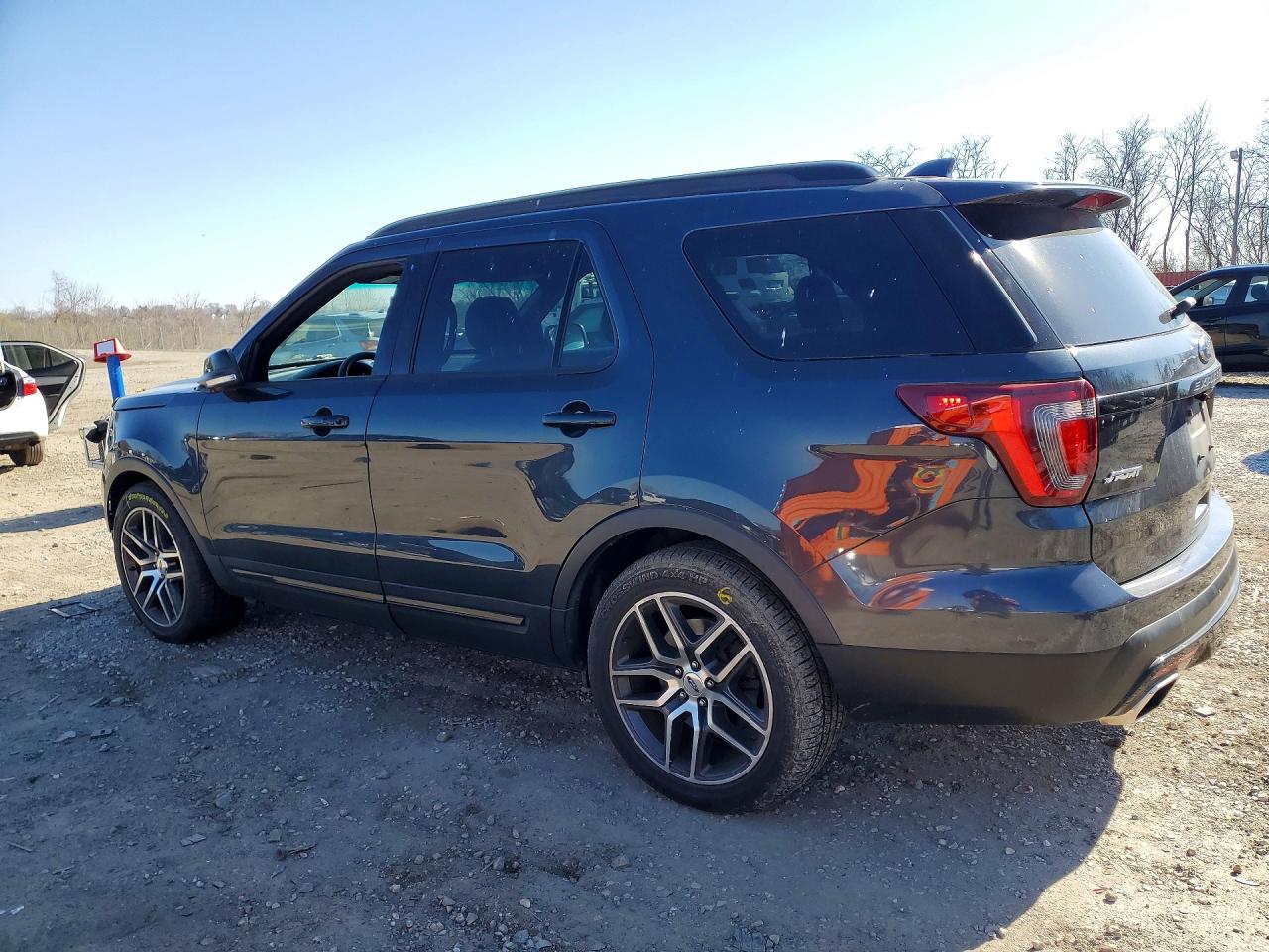 Ford Explorer Sport