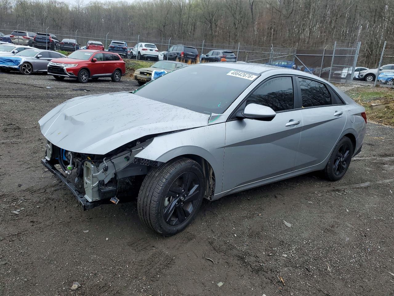 Salvage Hyundai ELANTRA Image