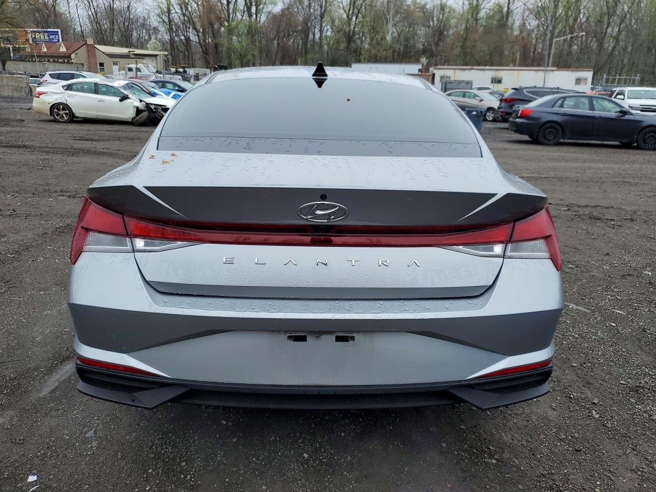 Hyundai ELANTRA Sel