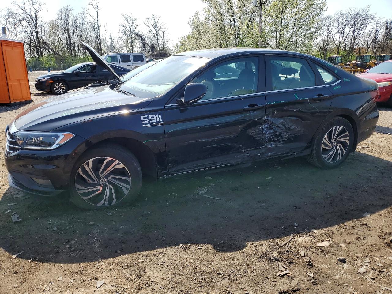 Salvage Volkswagen Jetta Image
