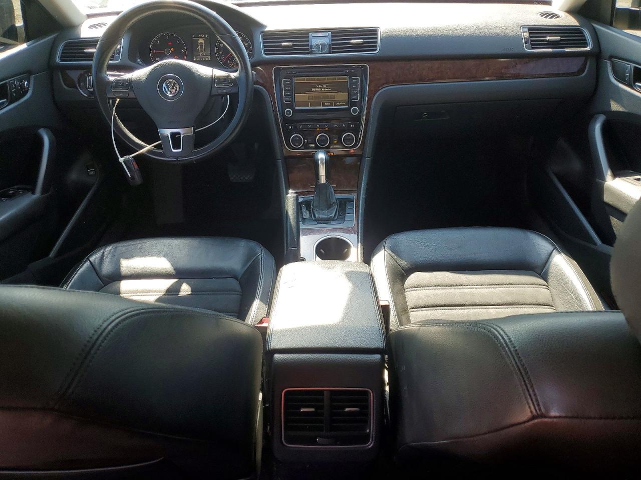 Volkswagen Passat Sel