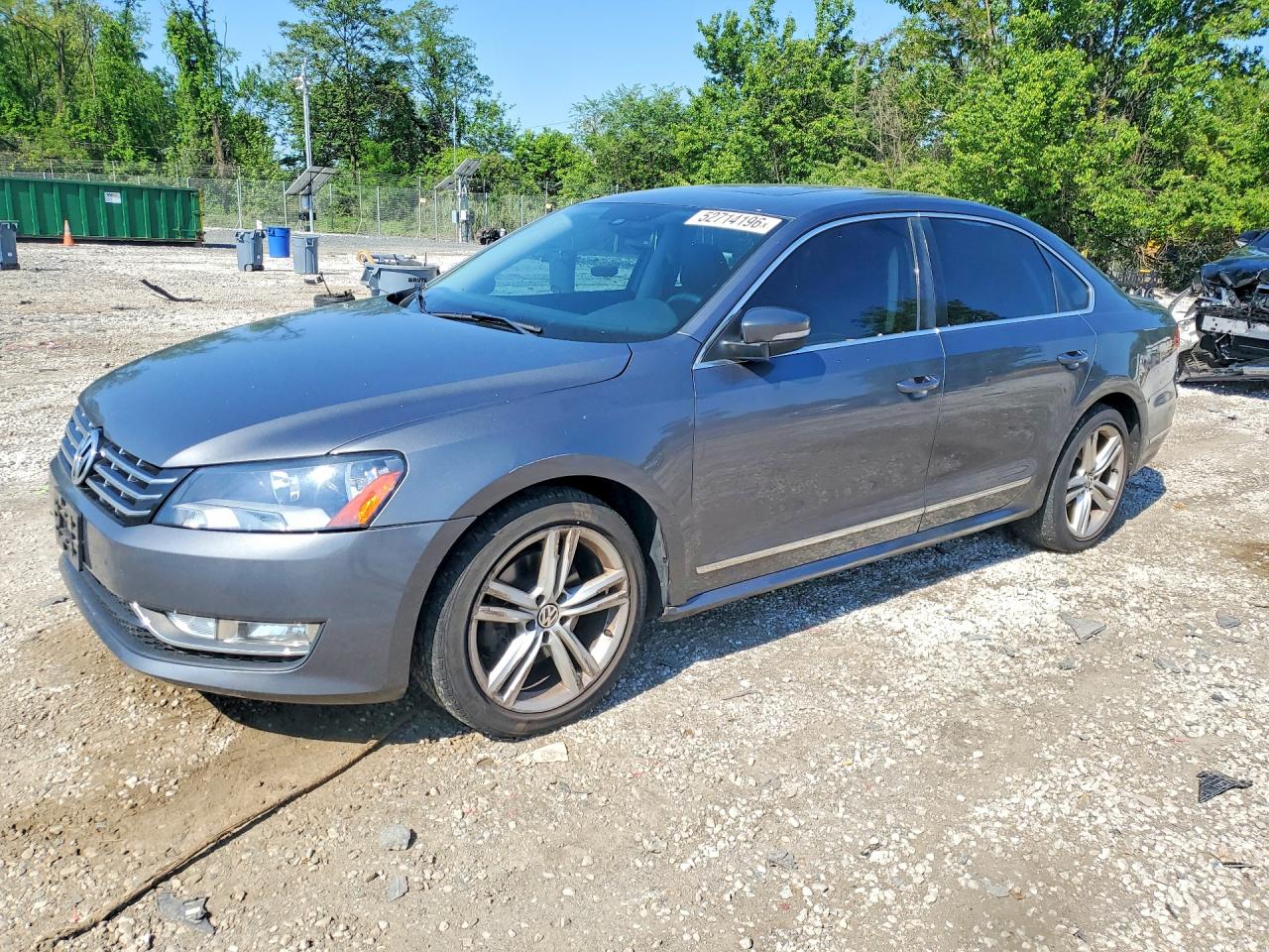 Salvage Volkswagen Passat Image