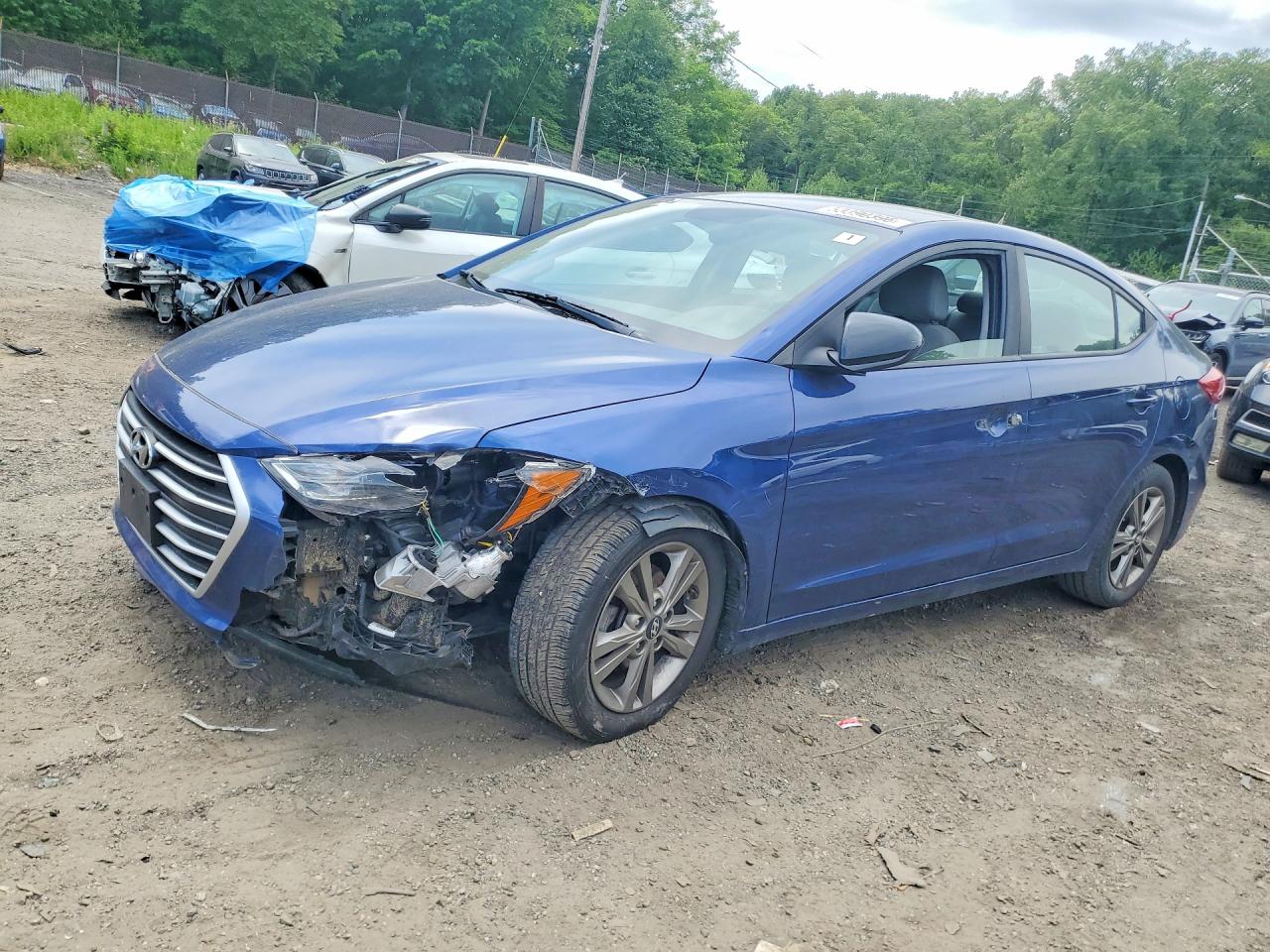 Salvage Hyundai ELANTRA Image