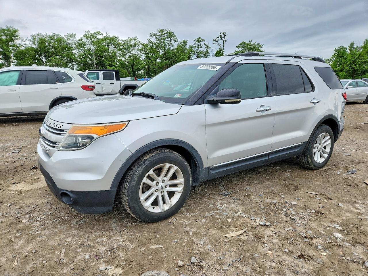Salvage Ford Explorer Image