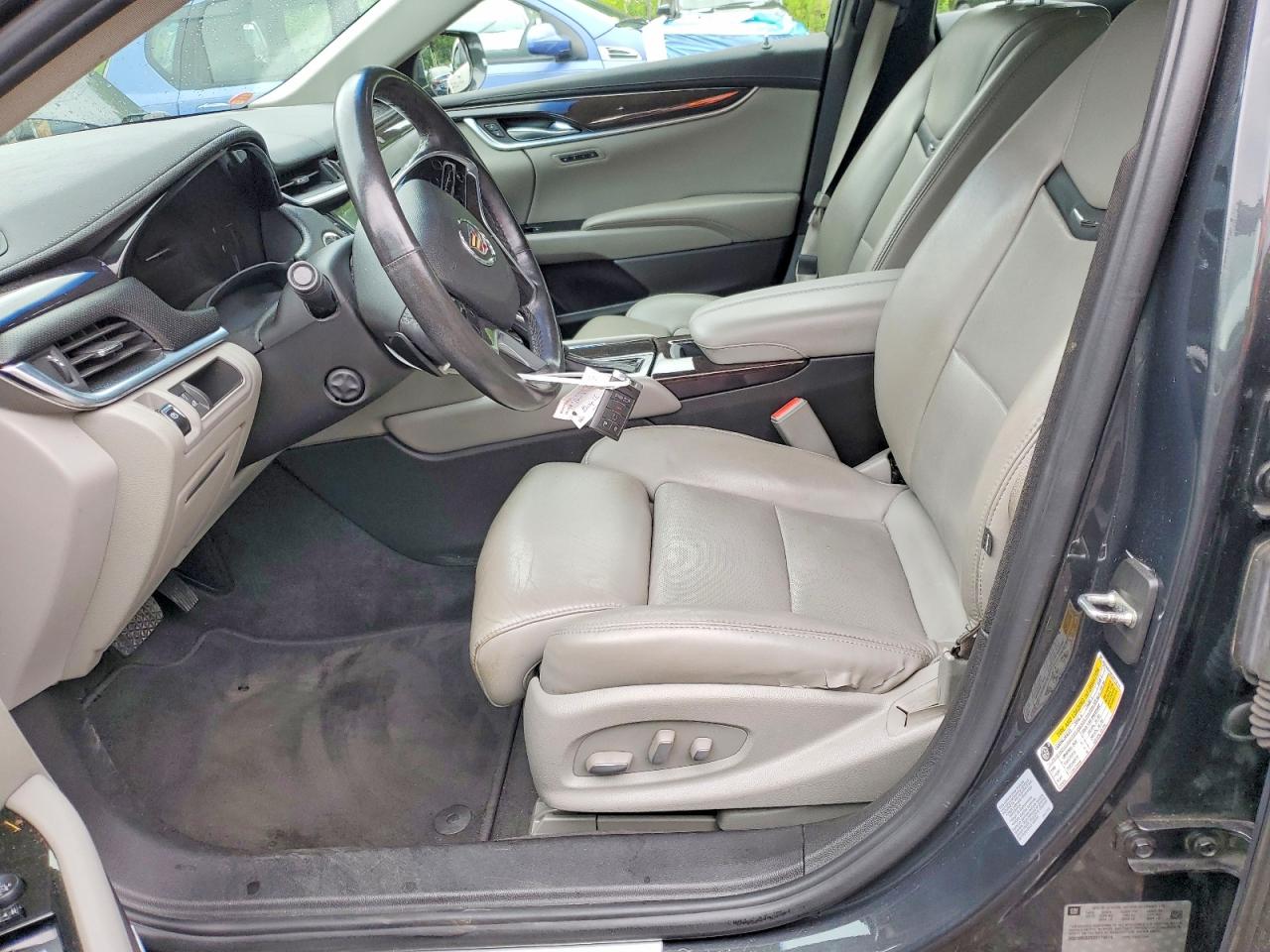 Cadillac XTS Luxury Collection