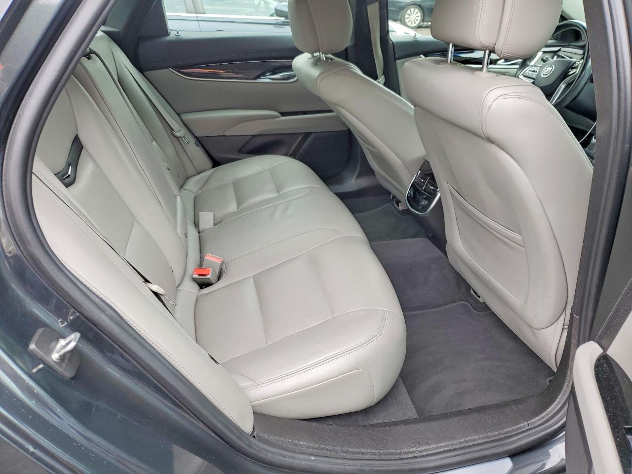 Cadillac XTS Luxury Collection