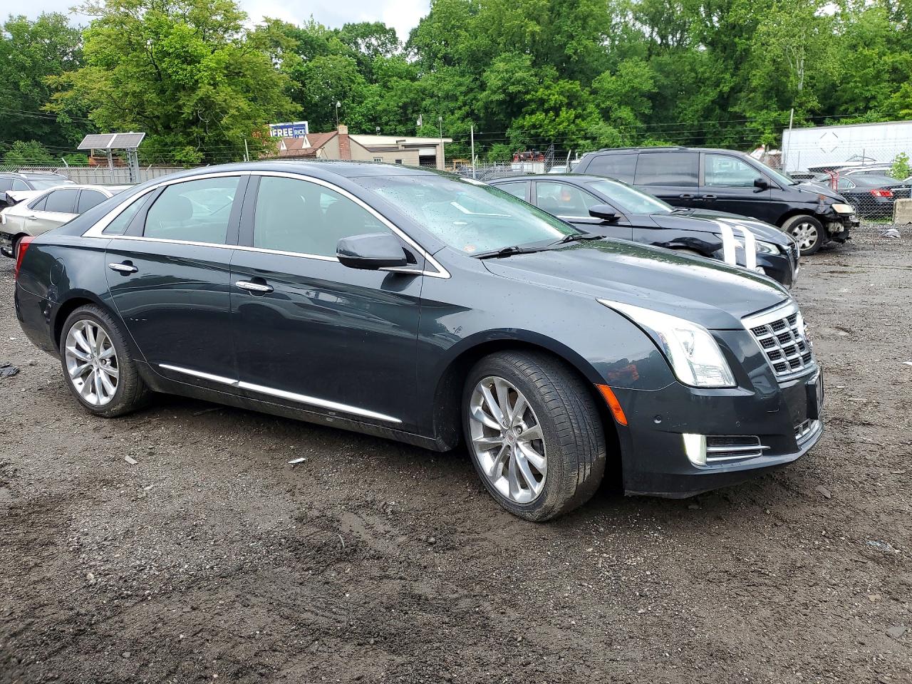 Cadillac XTS Luxury Collection