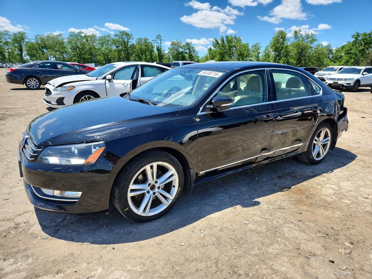 Salvage Volkswagen Passat Image