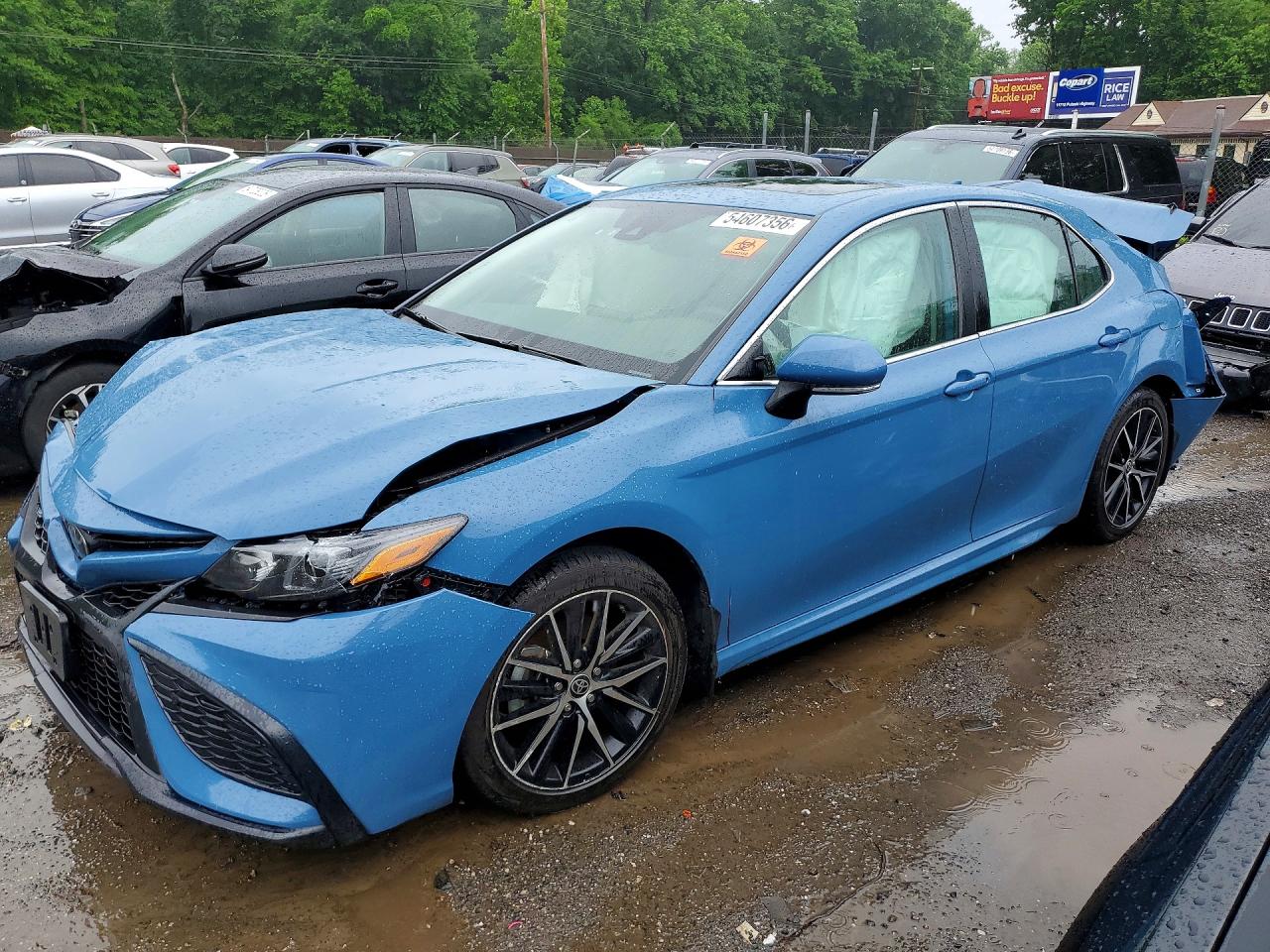 Salvage Toyota Camry Image