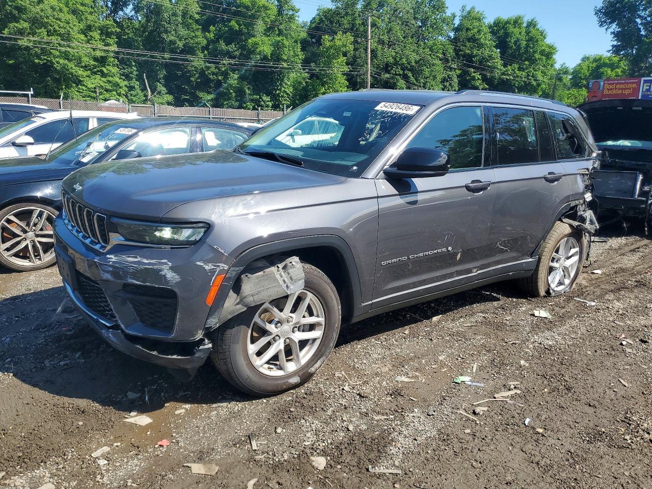 Salvage Jeep Cherokee Image