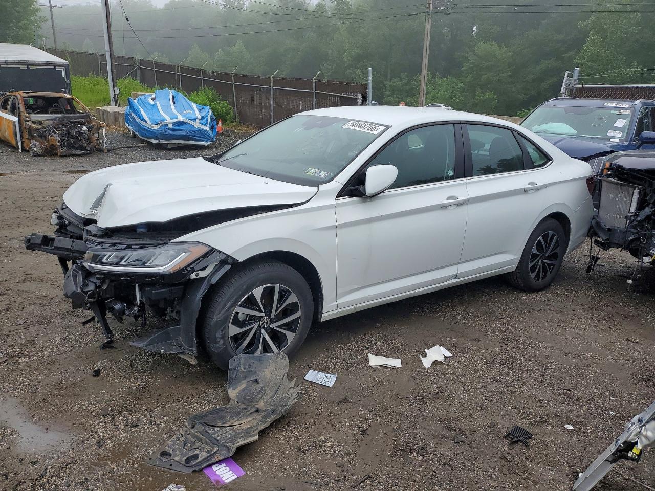 Salvage Volkswagen Jetta Image