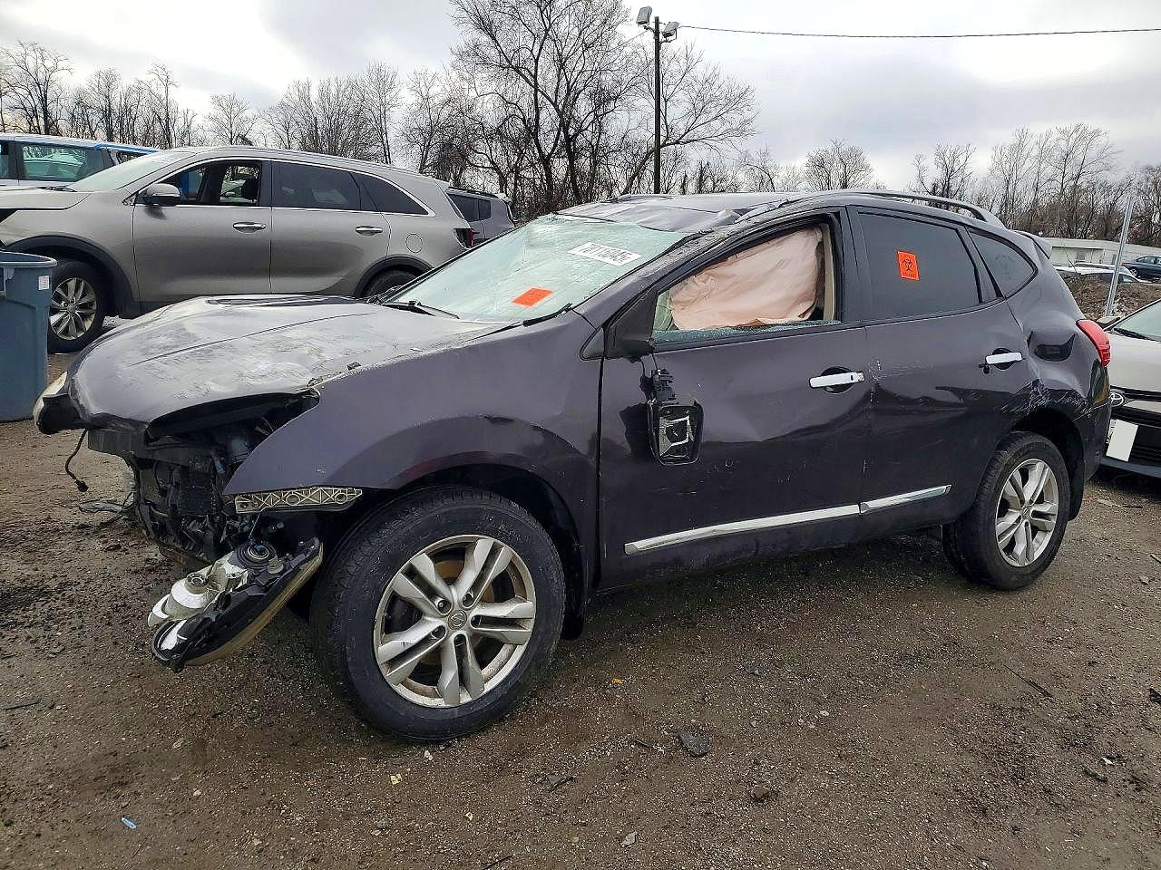 Salvage Nissan Rogue Image