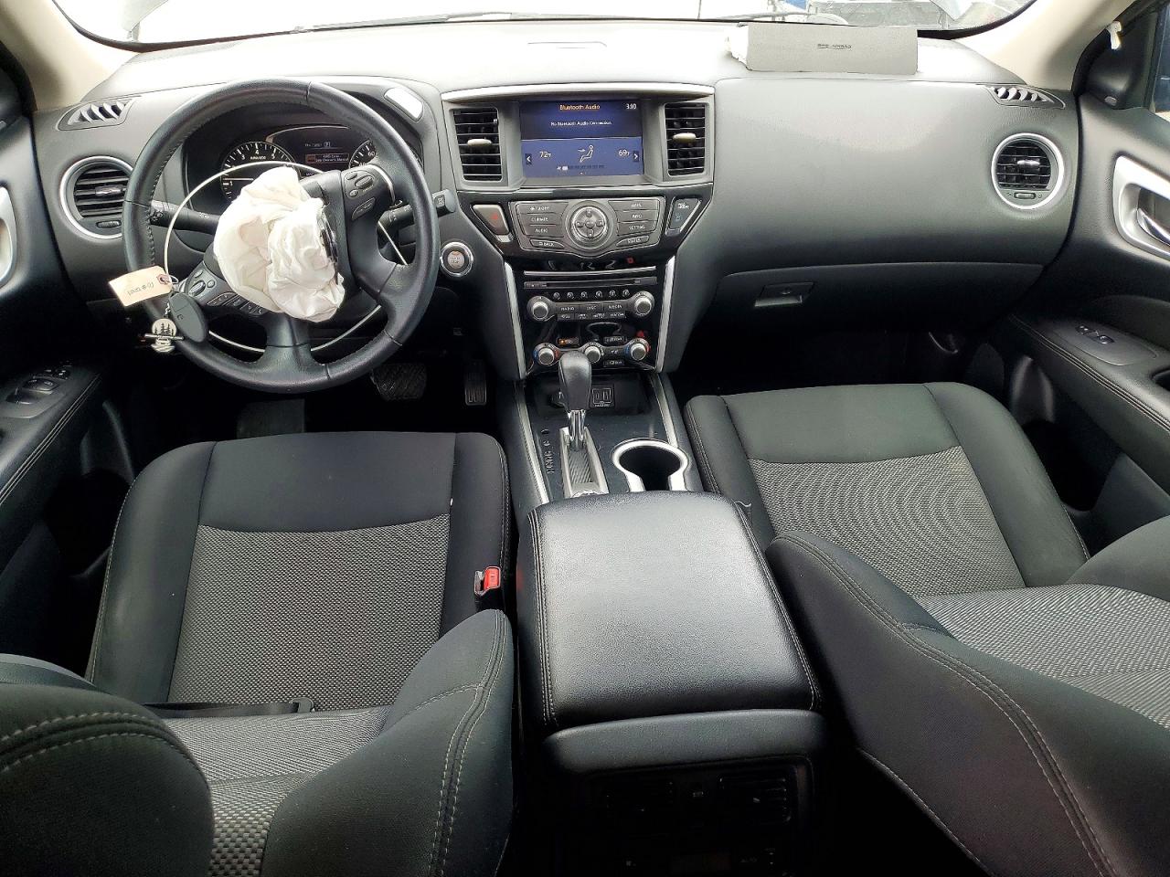 Nissan Pathfinder Sv