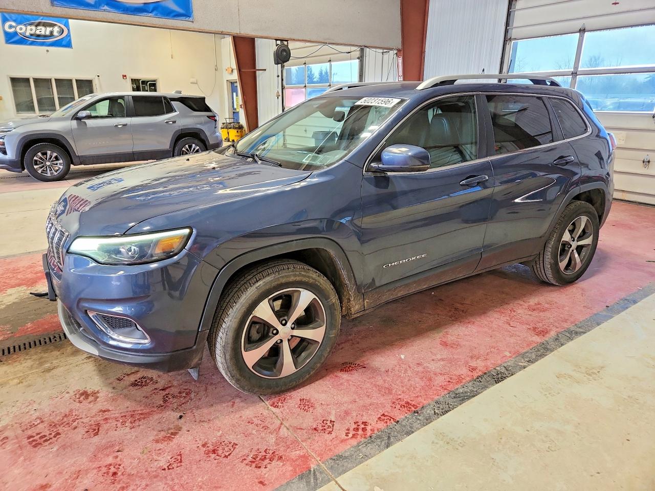Salvage Jeep Cherokee Image
