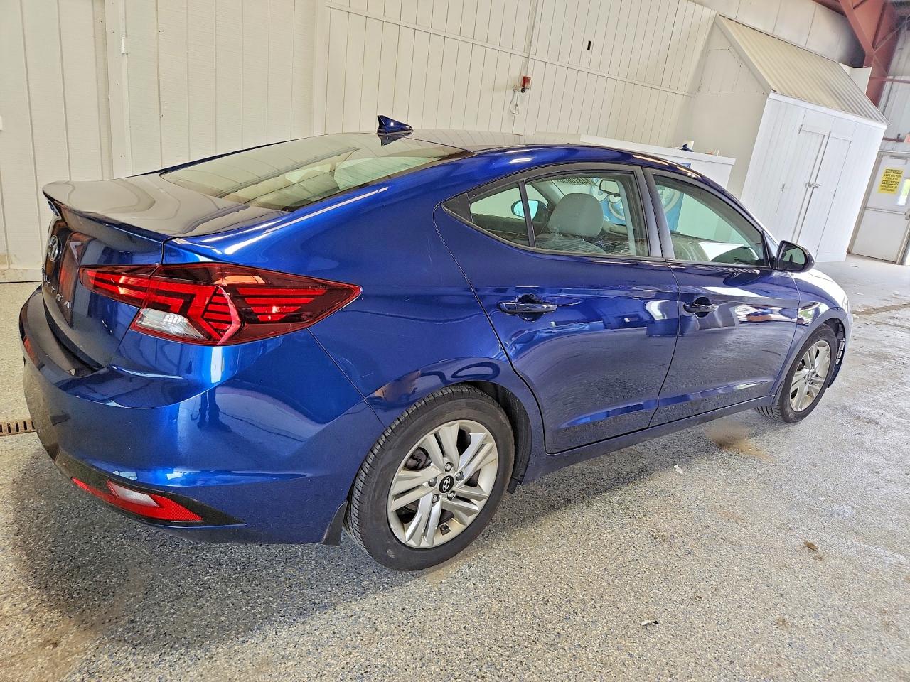 Hyundai ELANTRA Value Edition
