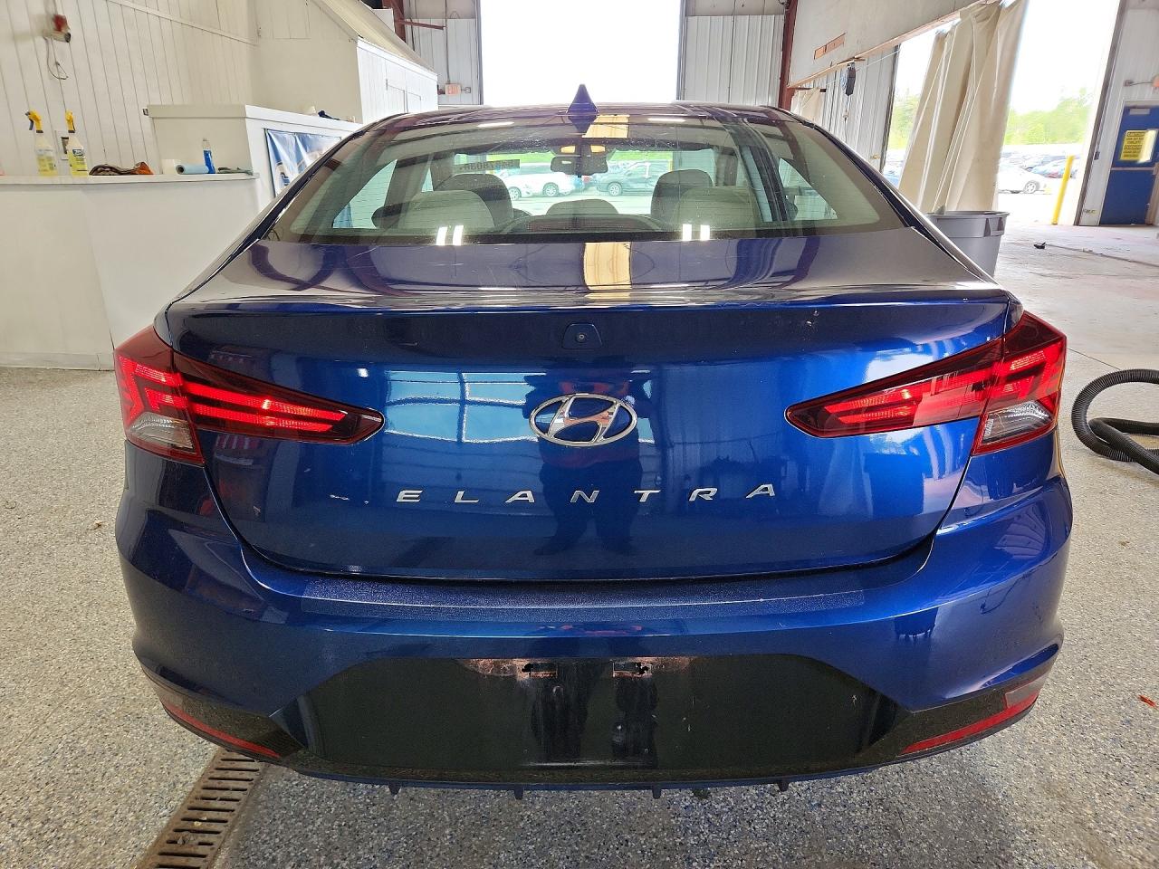 Hyundai ELANTRA Value Edition