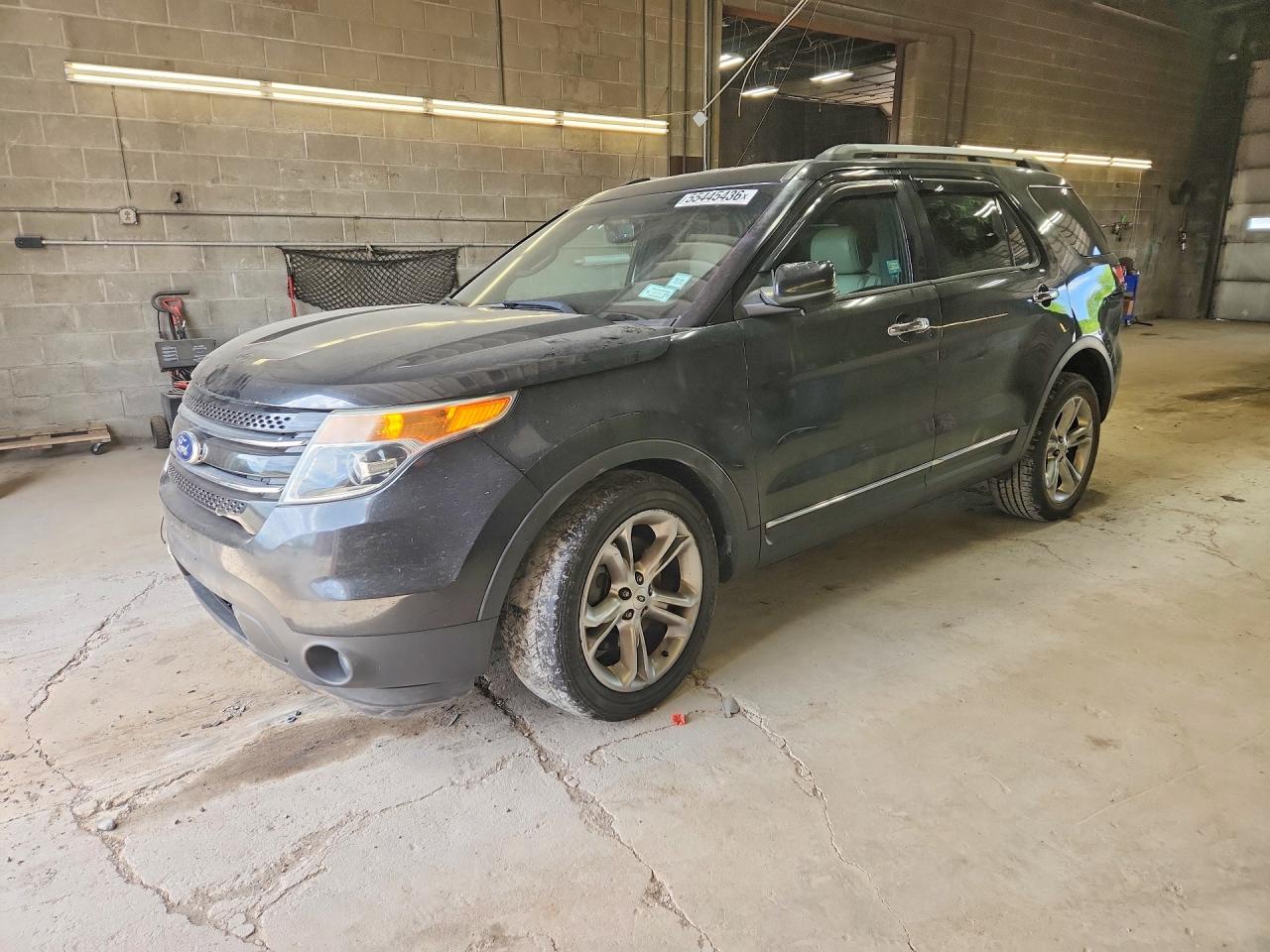 Salvage Ford Explorer Image