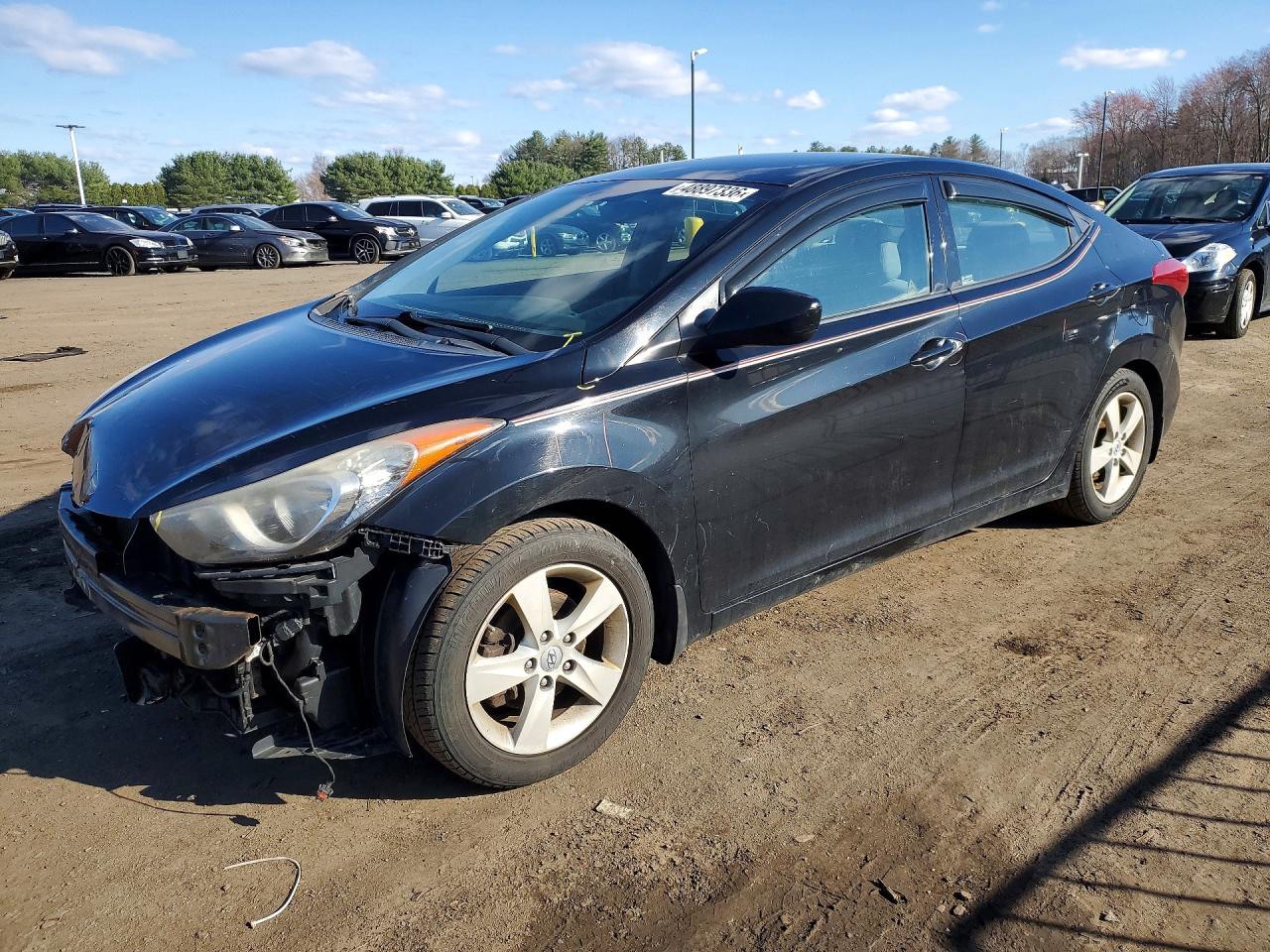 Salvage Hyundai ELANTRA Image