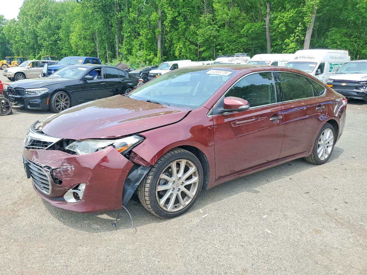 Salvage Toyota Avalon Image