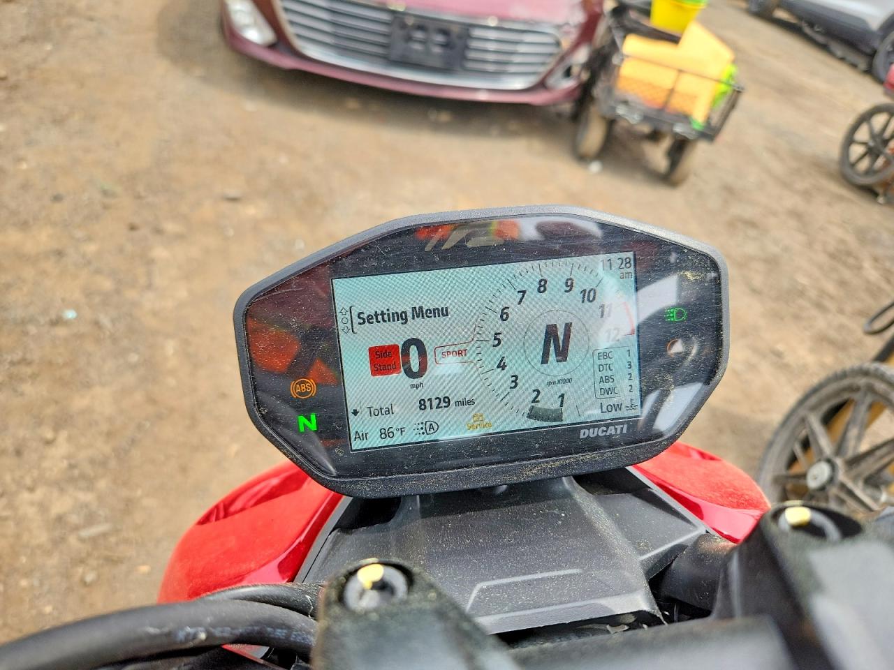 Ducati Streetfigh V2
