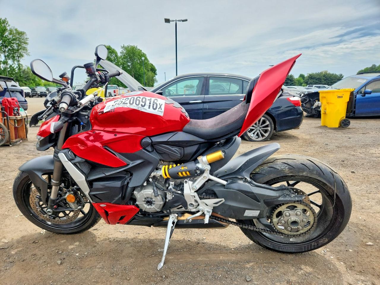 Ducati Streetfigh V2