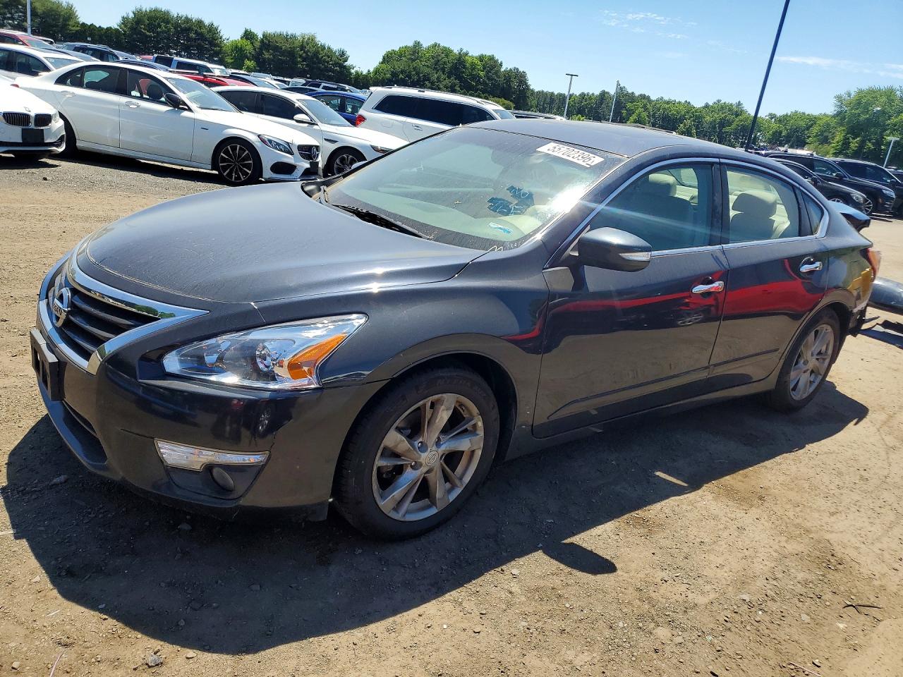 Salvage Nissan Altima Image