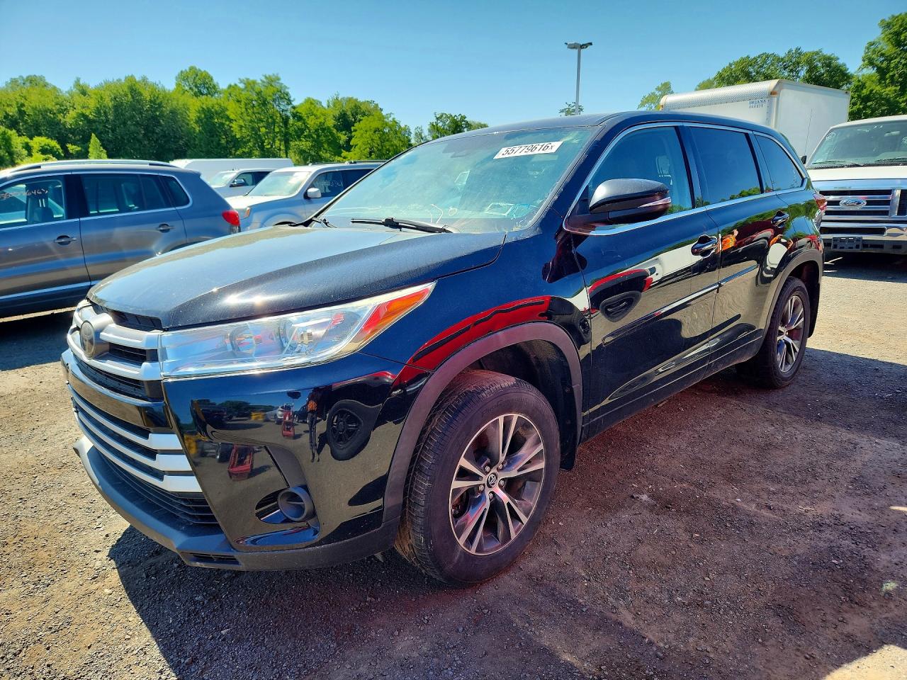Salvage Toyota Highlander Image
