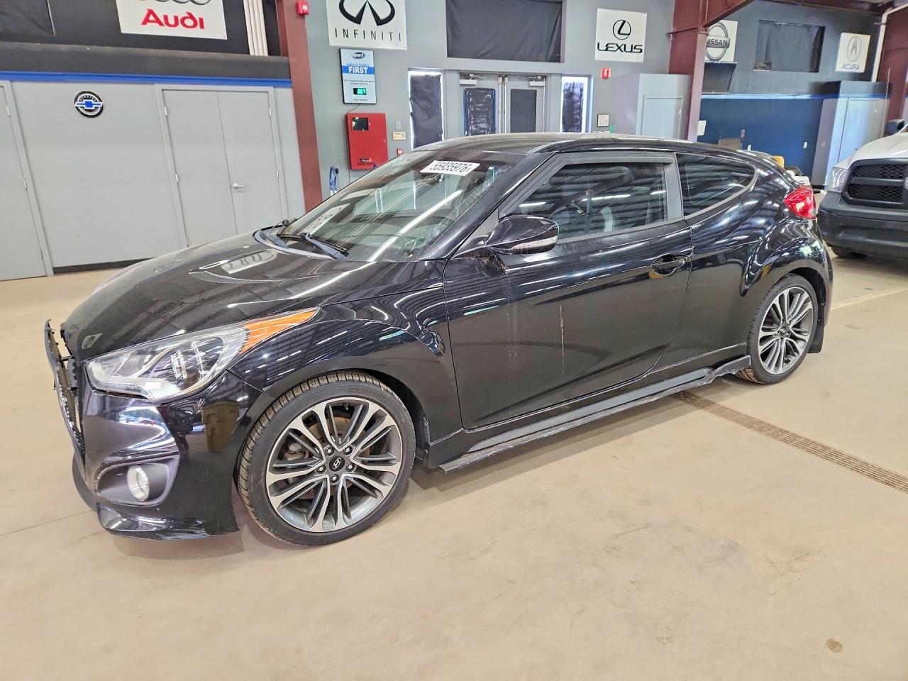 Salvage Hyundai VELOSTER Image