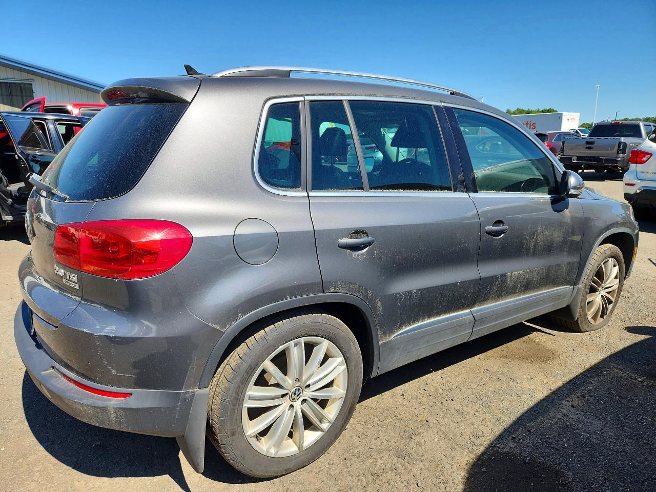 Volkswagen Tiguan S