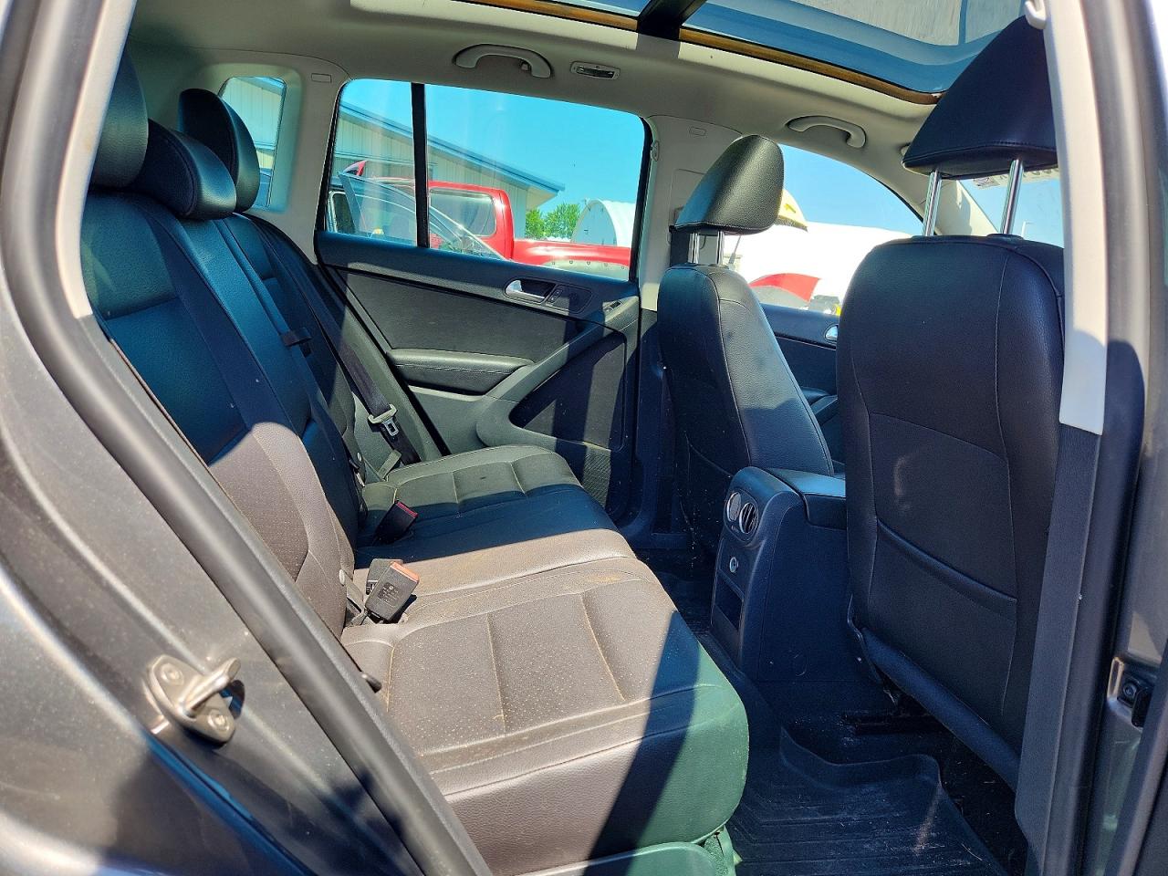 Volkswagen Tiguan S