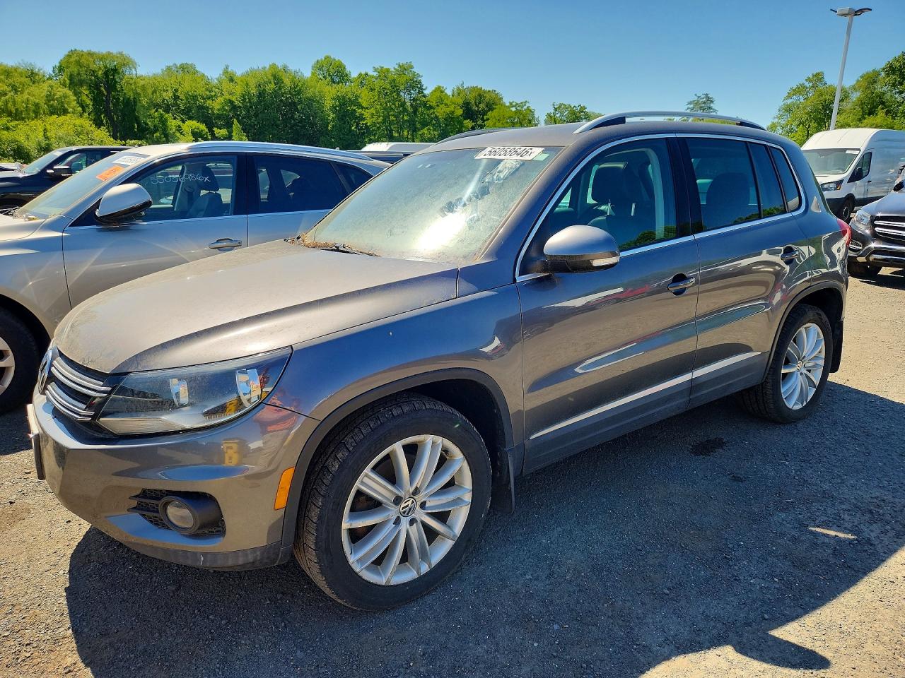 Salvage Volkswagen Tiguan Image