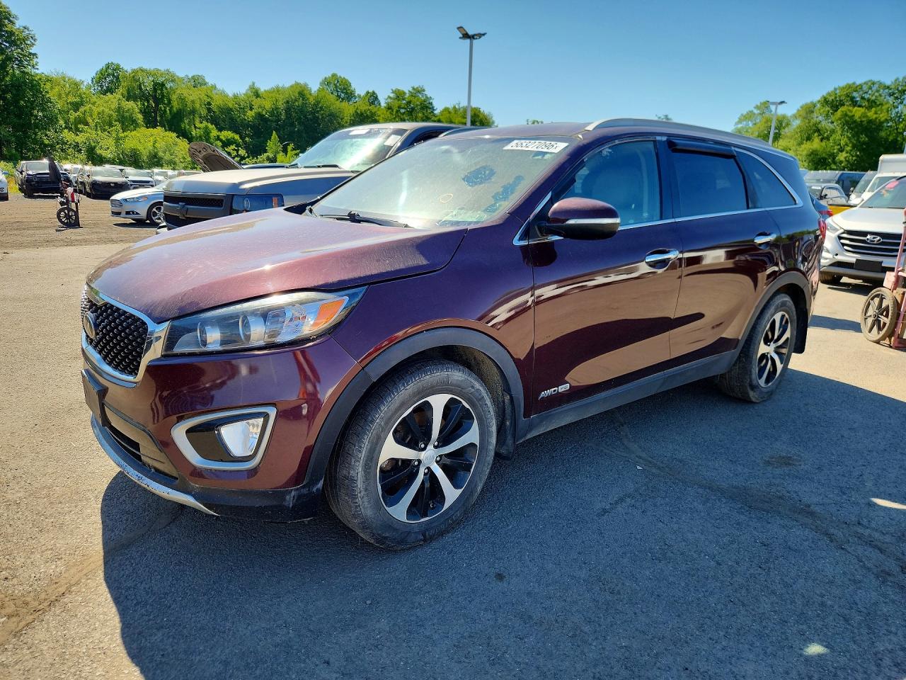 Salvage Kia Sorento Image